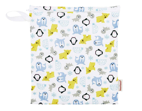 Imse Vimse Reusable Washable Wet Bags for Cloth Diapers (Snowland, Medium Zipper Bag)